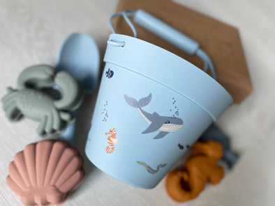 Bluey Whale Beach Bucket Set